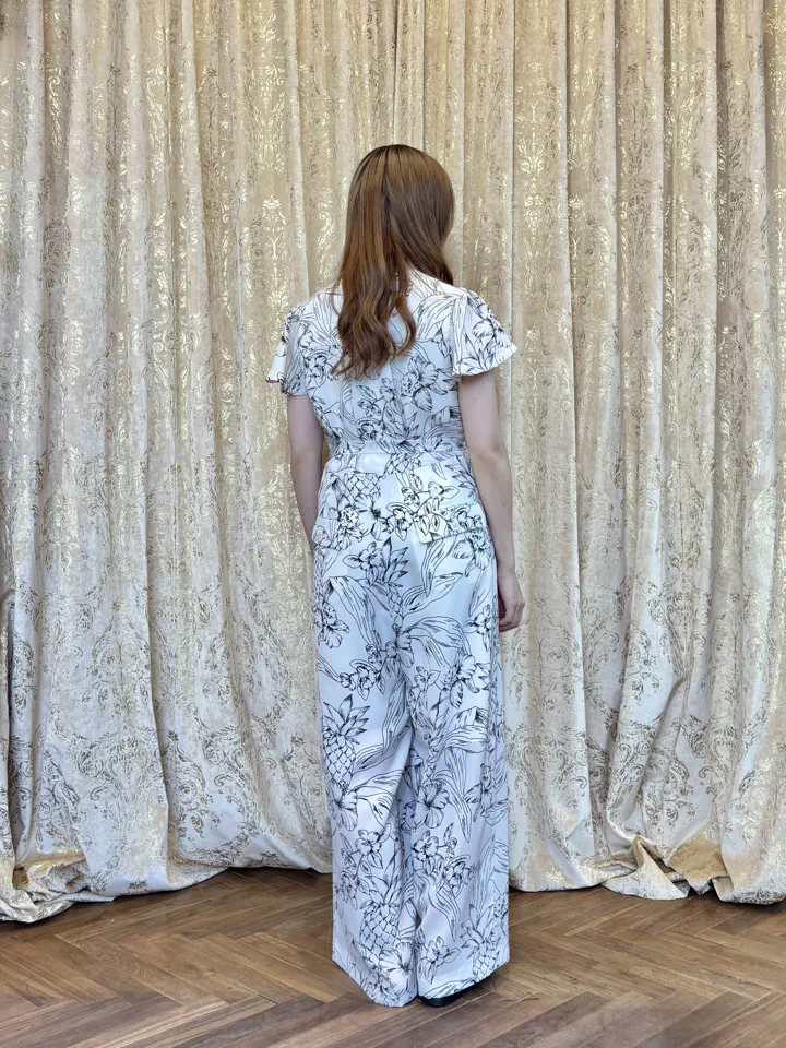 GRACE CONTINENTAL adachi miyuki コーディネート画像