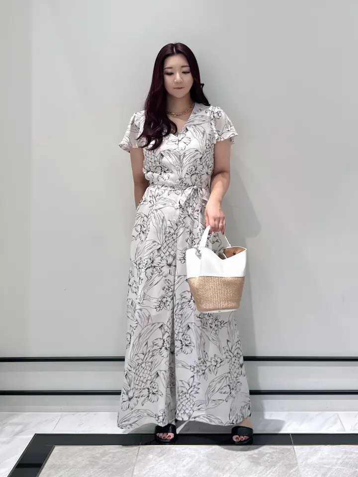 GRACE CONTINENTAL MOMOKO コーディネート画像