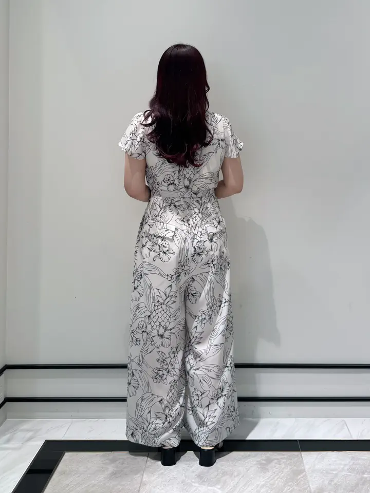 GRACE CONTINENTAL MOMOKO コーディネート画像