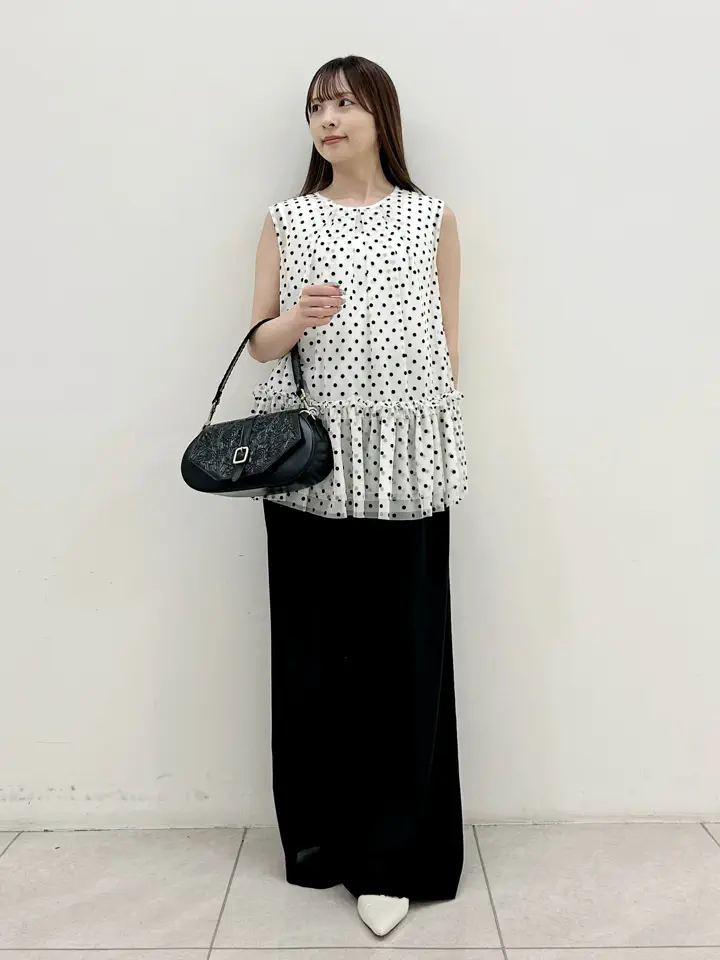 GRACE CONTINENTAL Miu Akamatsu コーディネート画像