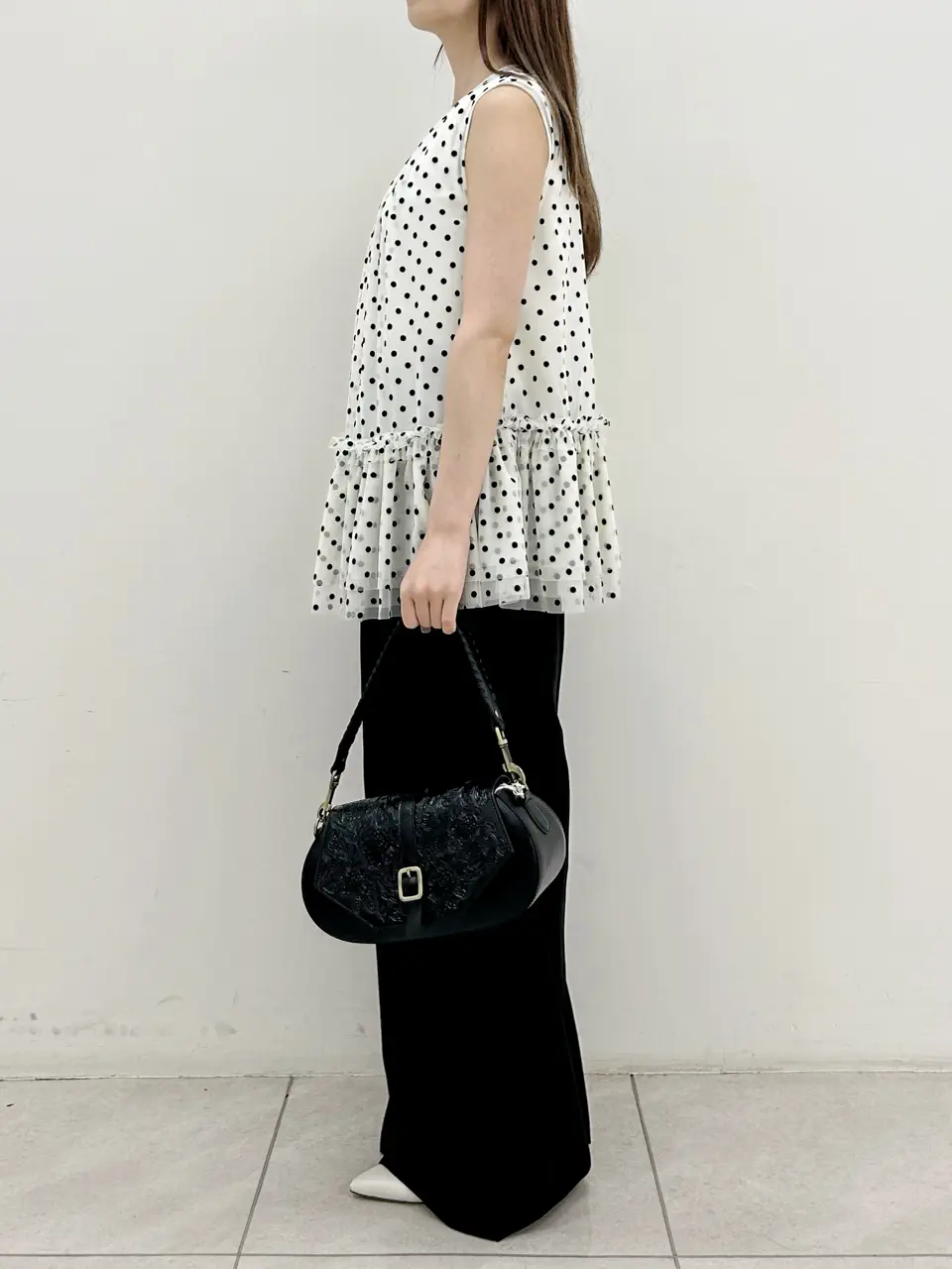 GRACE CONTINENTAL Miu Akamatsu コーディネート画像