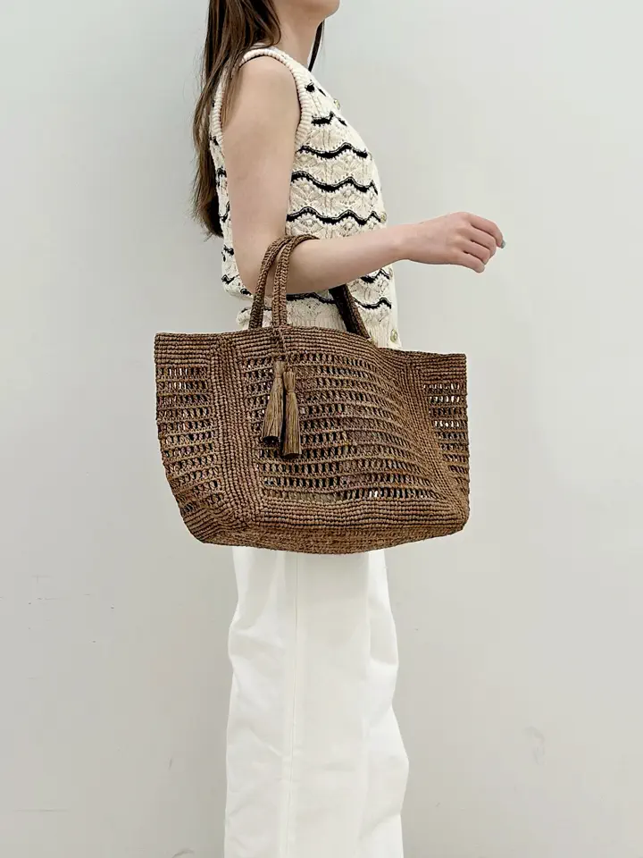GRACE CONTINENTAL Miu Akamatsu コーディネート画像