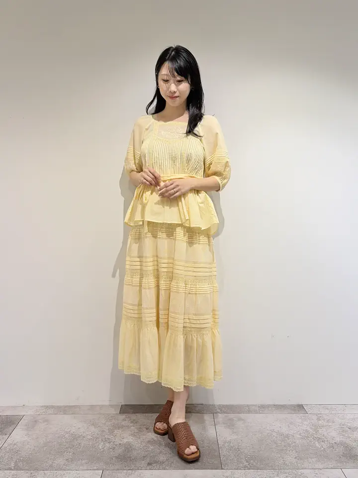 GRACE CONTINENTAL 端場 わかな コーディネート画像