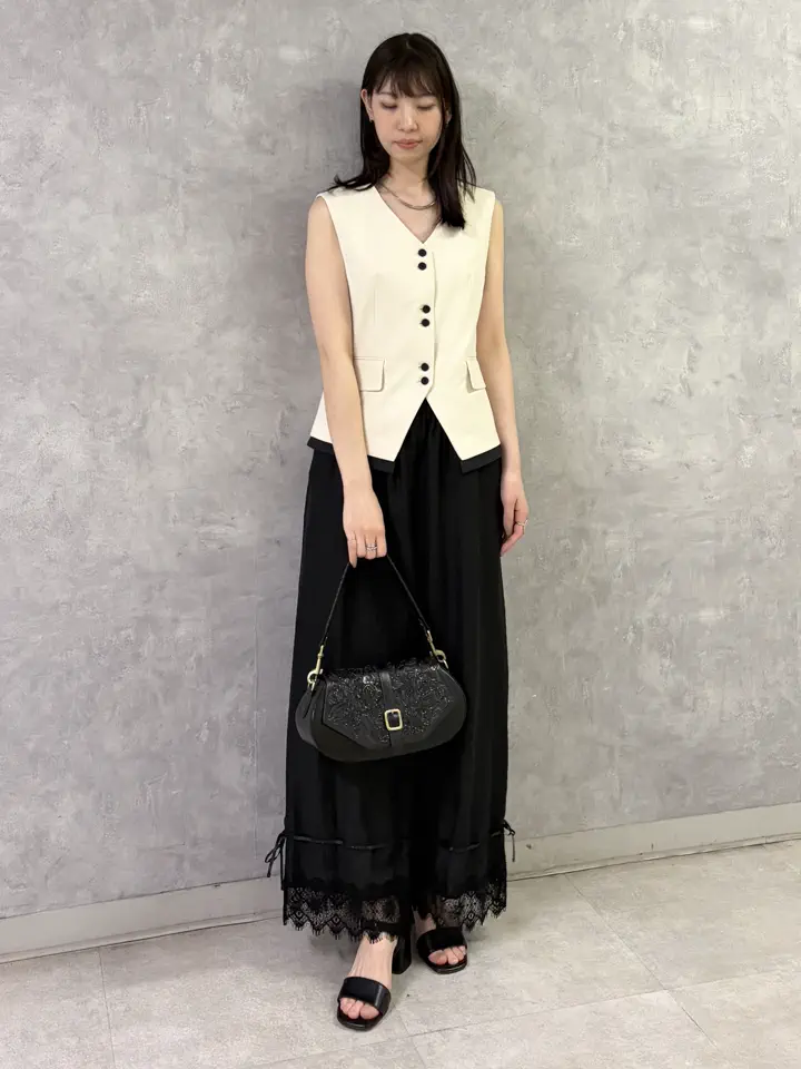 GRACE CONTINENTAL kobayashi コーディネート画像