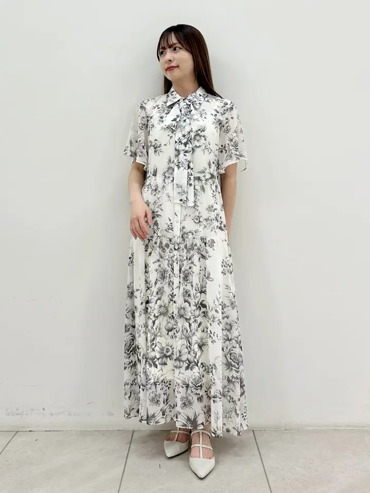 GRACE CONTINENTAL Miu Akamatsu コーディネート画像