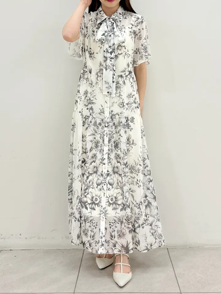 GRACE CONTINENTAL Miu Akamatsu コーディネート画像