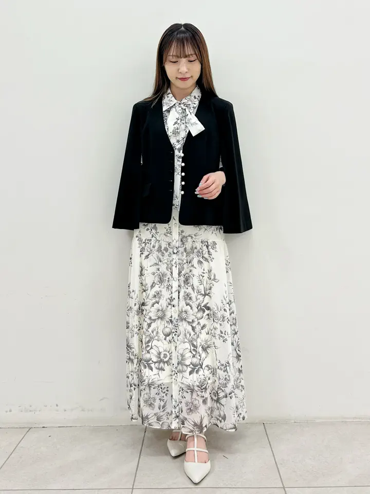 GRACE CONTINENTAL Miu Akamatsu コーディネート画像