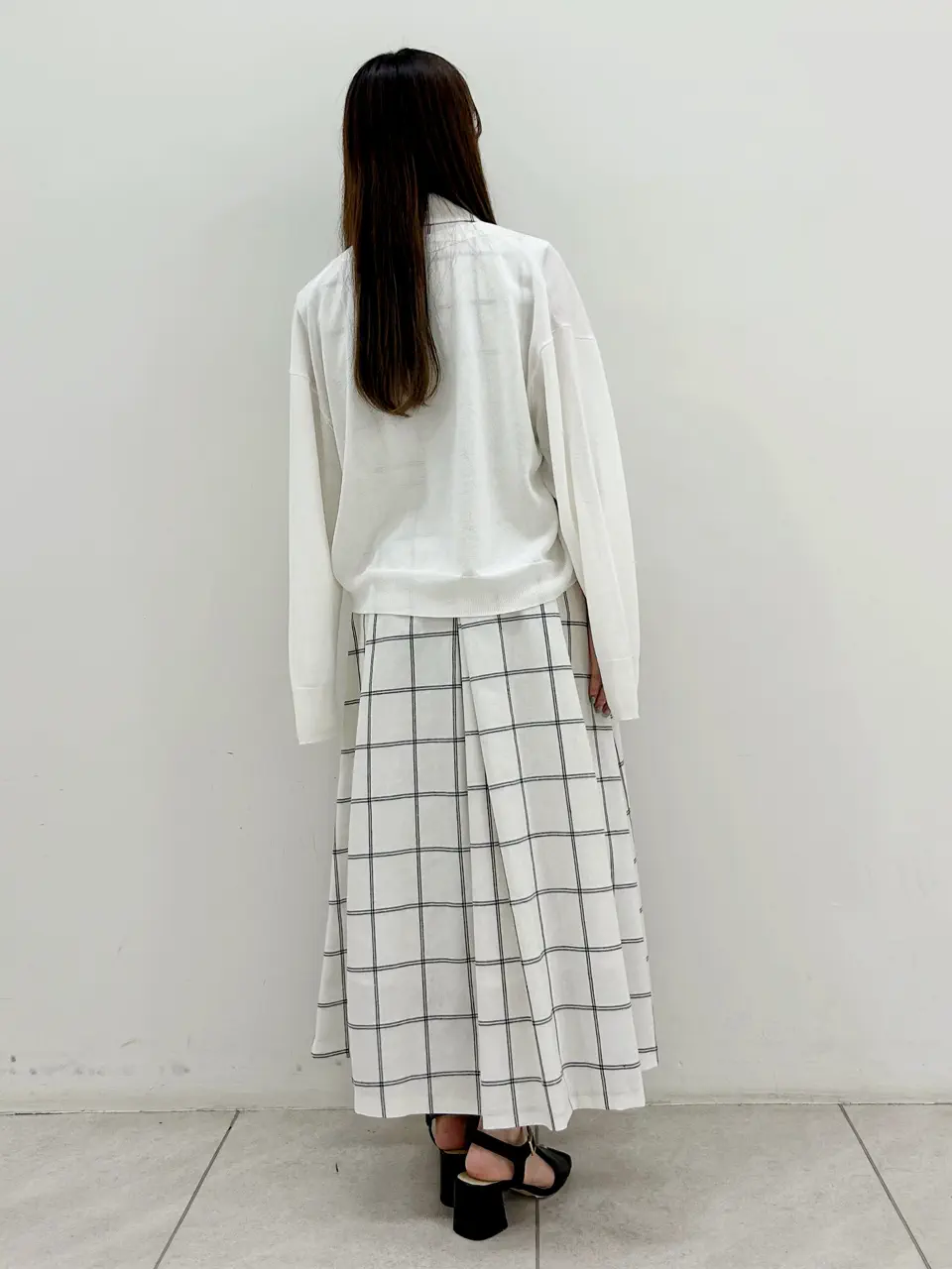 GRACE CONTINENTAL Miu Akamatsu コーディネート画像