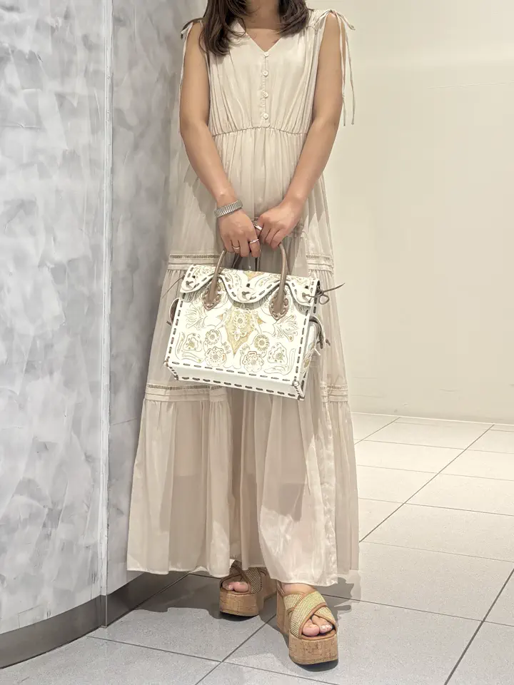 GRACE CONTINENTAL 岩永 春佳 コーディネート画像