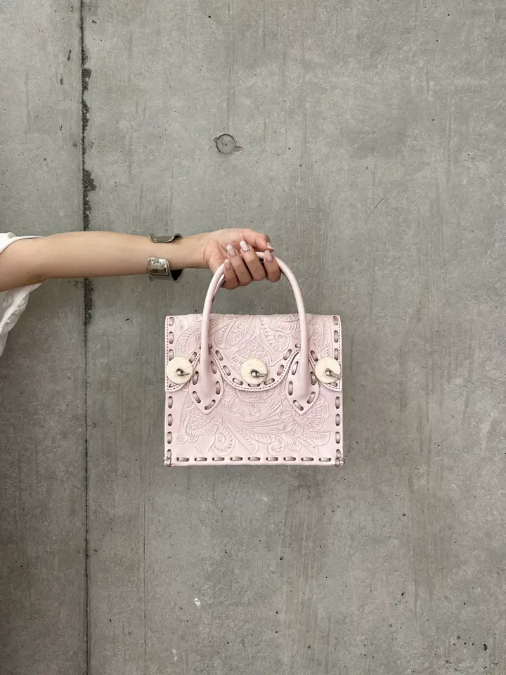 GRACE CONTINENTAL ERINA KATO コーディネート画像
