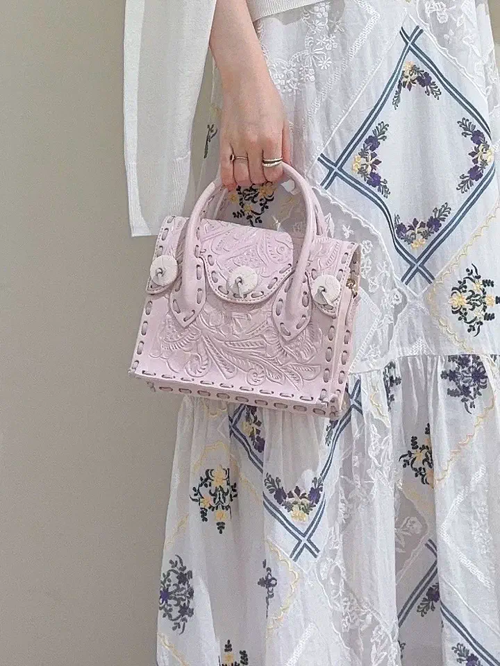 GRACE CONTINENTAL SASAKI コーディネート画像