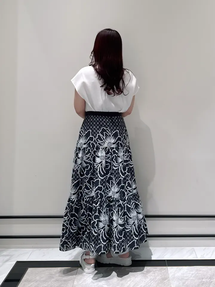 GRACE CONTINENTAL MOMOKO コーディネート画像