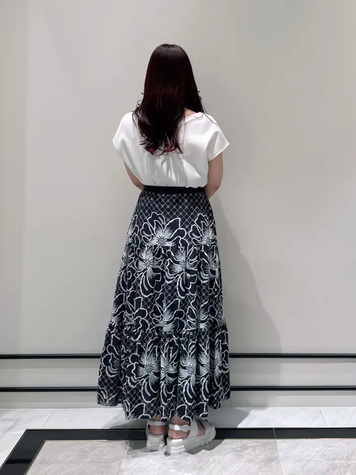 GRACE CONTINENTAL MOMOKO コーディネート画像