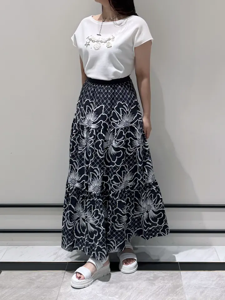 GRACE CONTINENTAL MOMOKO コーディネート画像