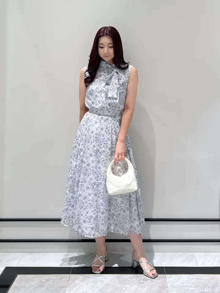 GRACE CONTINENTAL MOMOKO コーディネート画像