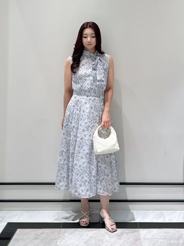 GRACE CONTINENTAL MOMOKO コーディネート画像