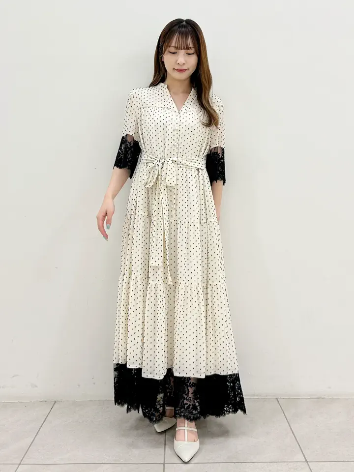GRACE CONTINENTAL Miu Akamatsu コーディネート画像