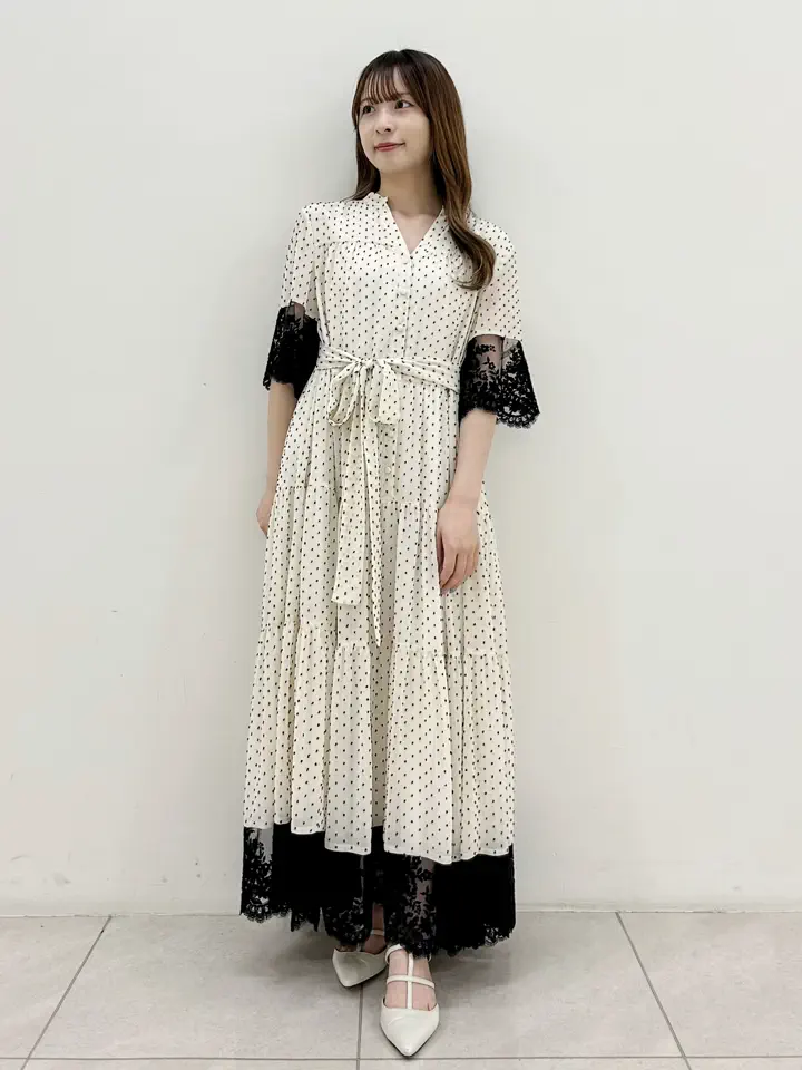 GRACE CONTINENTAL Miu Akamatsu コーディネート画像