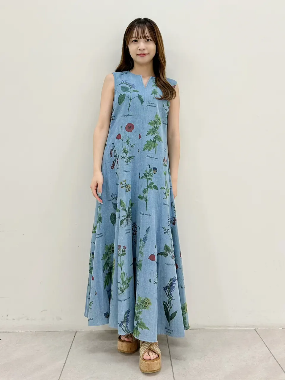  Miu Akamatsu コーディネート画像
