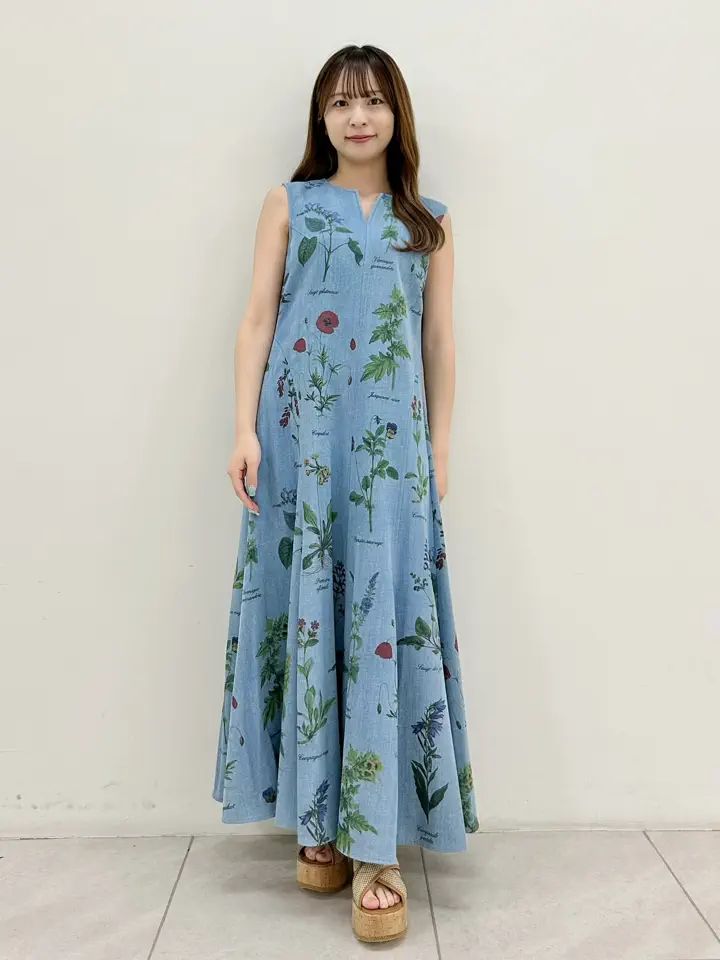 GRACE CONTINENTAL Miu Akamatsu コーディネート画像
