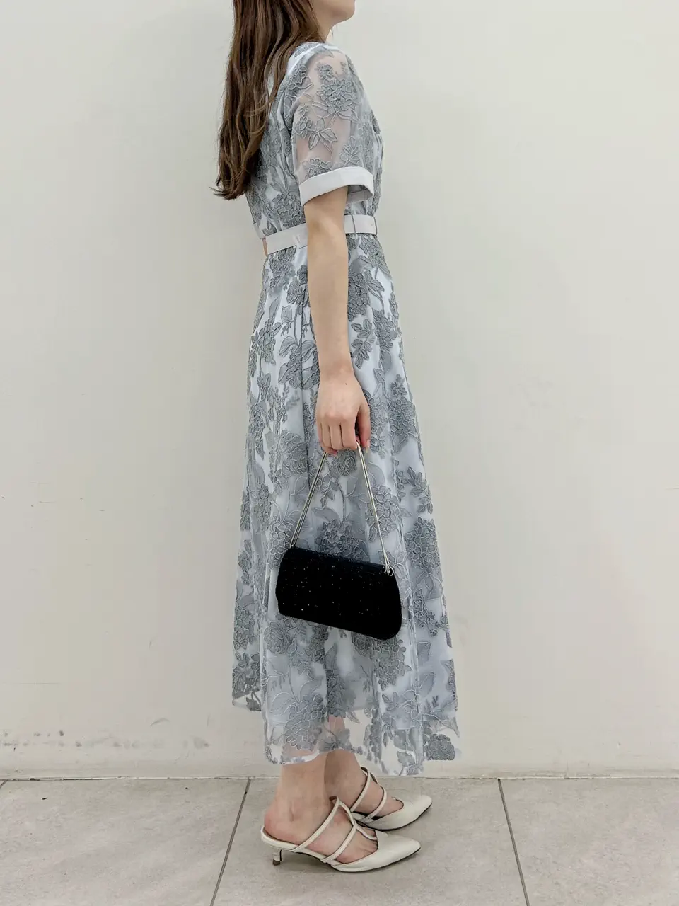 GRACE CONTINENTAL Miu Akamatsu コーディネート画像