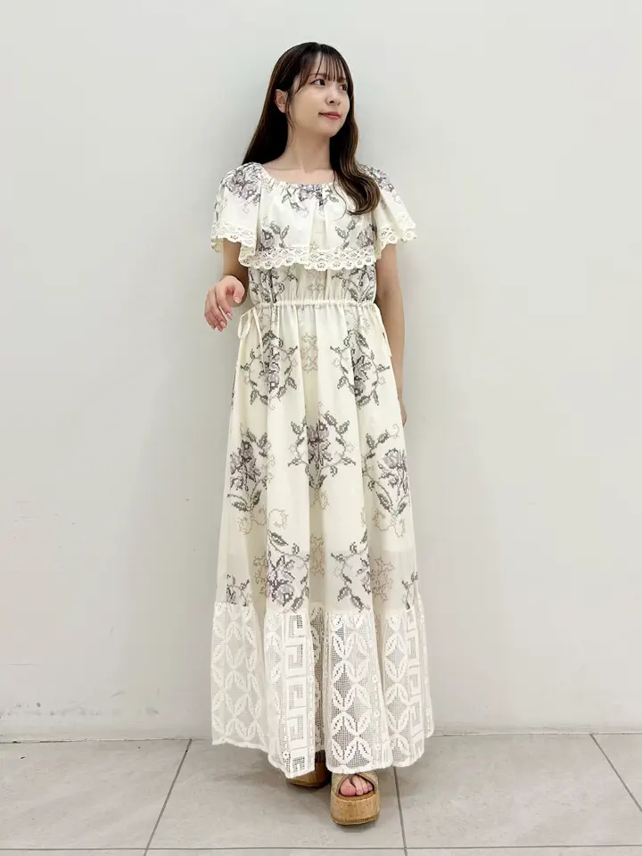 GRACE CONTINENTAL Miu Akamatsu コーディネート画像