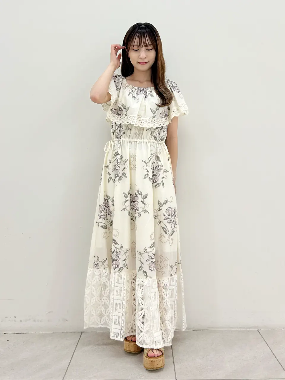 GRACE CONTINENTAL Miu Akamatsu コーディネート画像