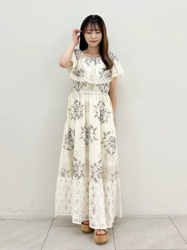 GRACE CONTINENTAL Miu Akamatsu コーディネート画像