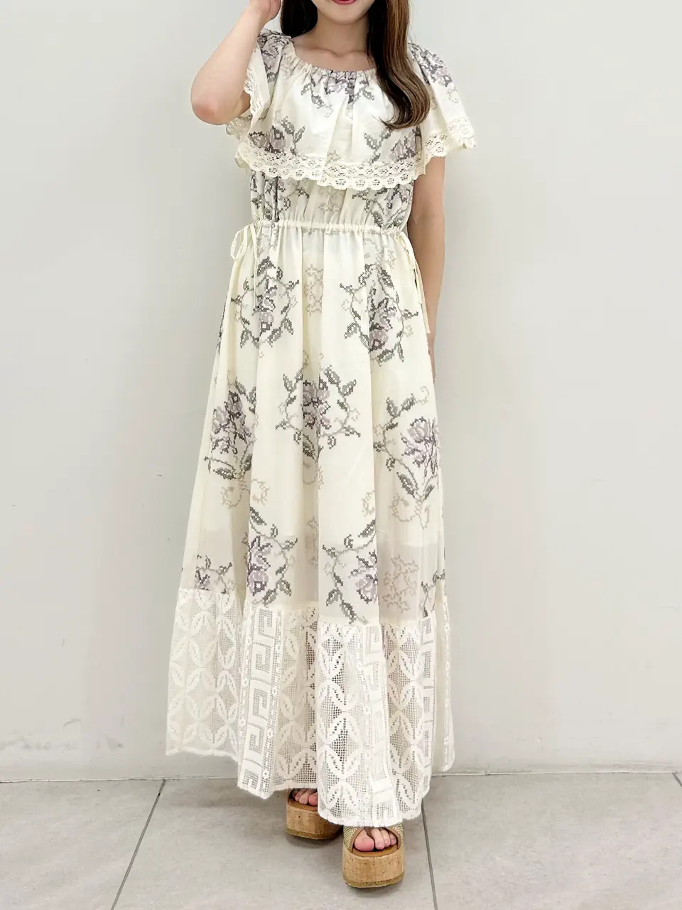 GRACE CONTINENTAL Miu Akamatsu コーディネート画像