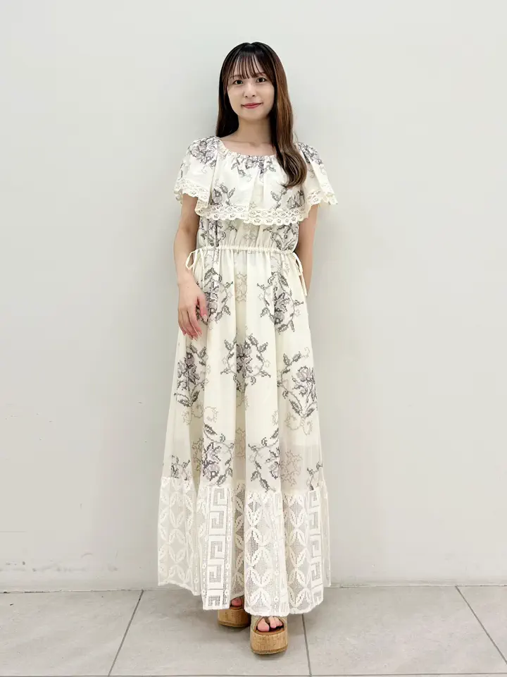 GRACE CONTINENTAL Miu Akamatsu コーディネート画像