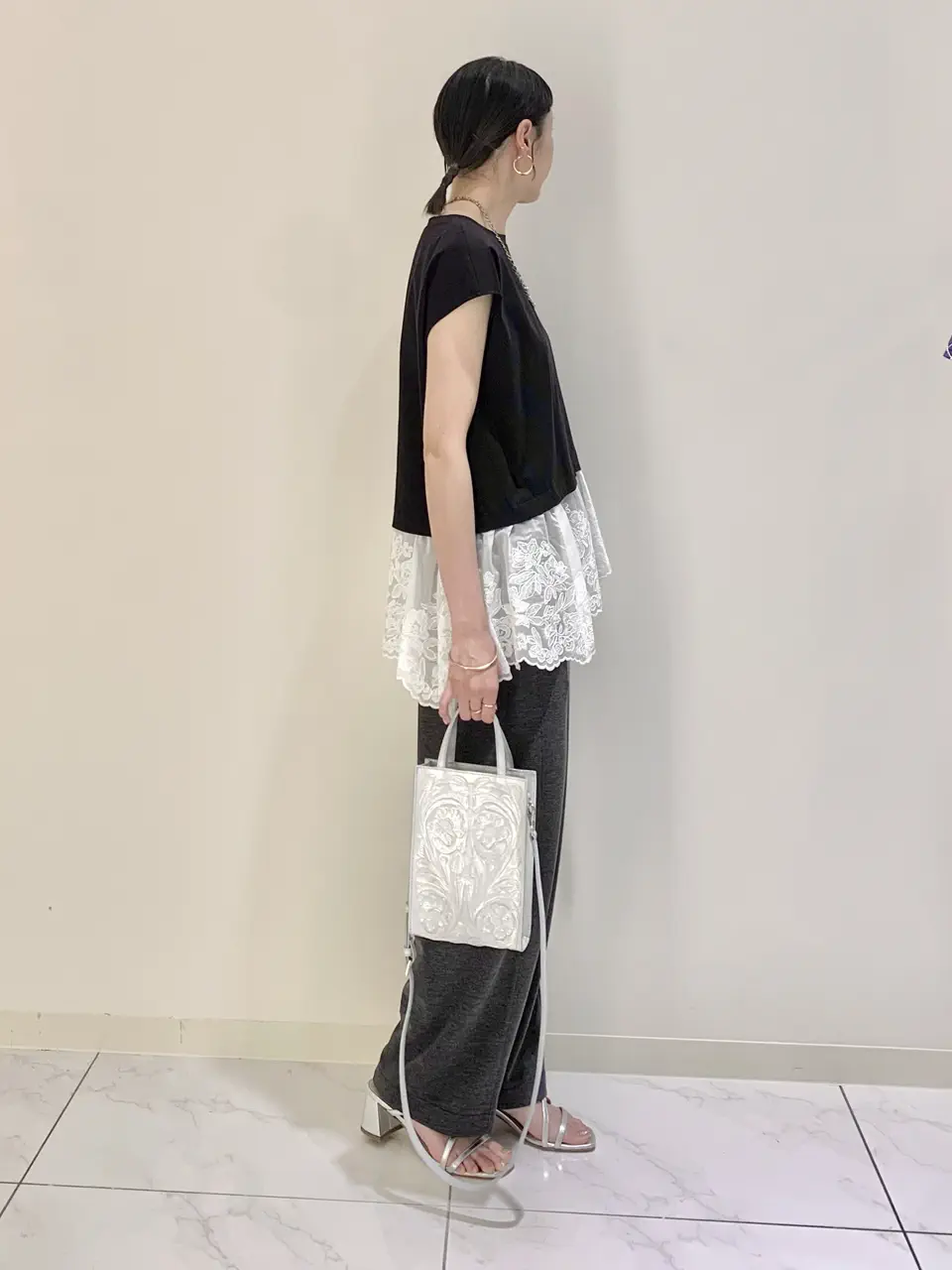 GRACE CONTINENTAL haruka iwasaki コーディネート画像