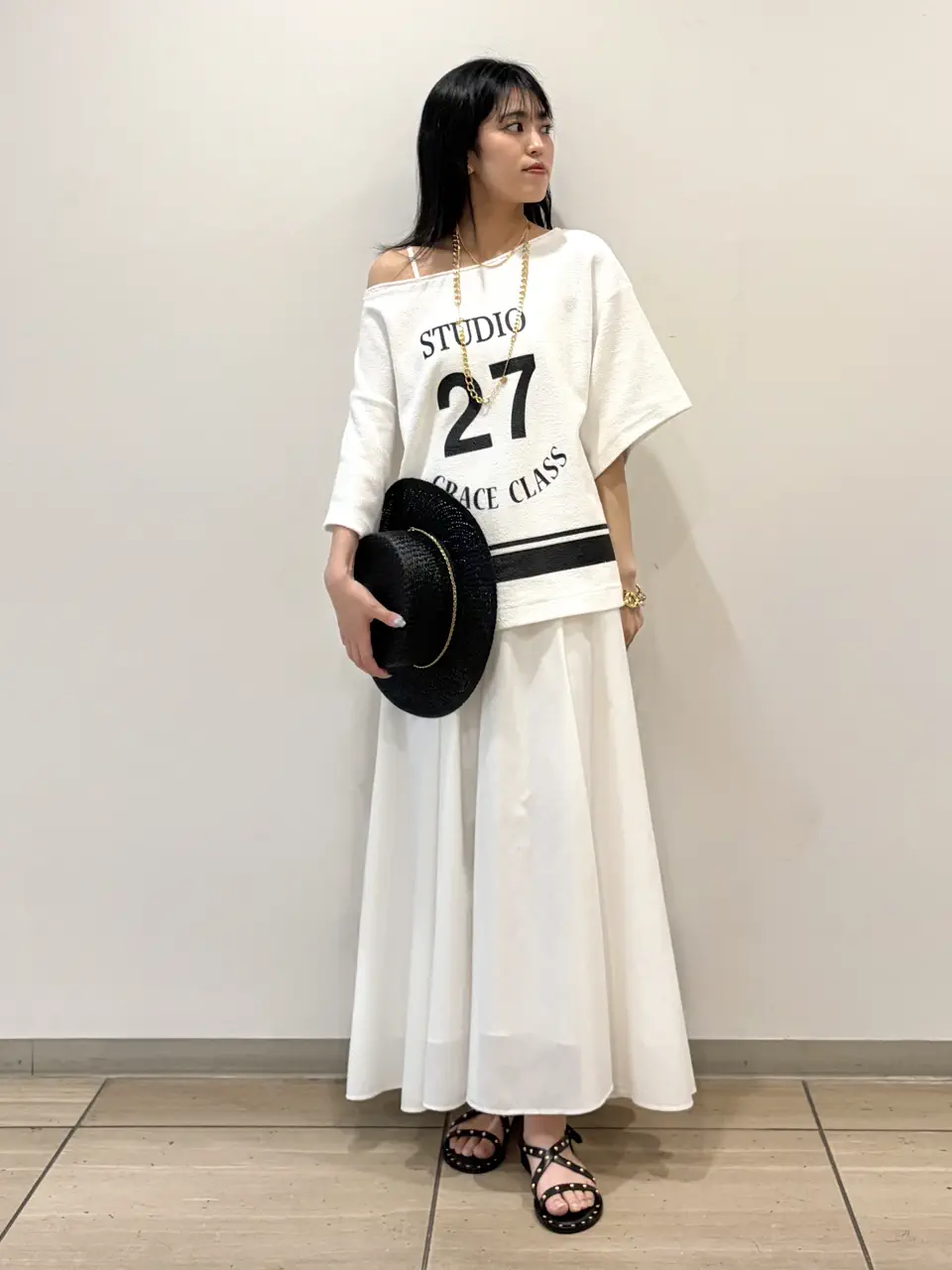 GRACE CONTINENTAL yoshi コーディネート画像