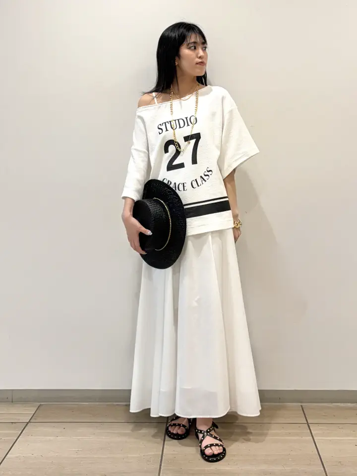 GRACE CONTINENTAL yoshi コーディネート画像
