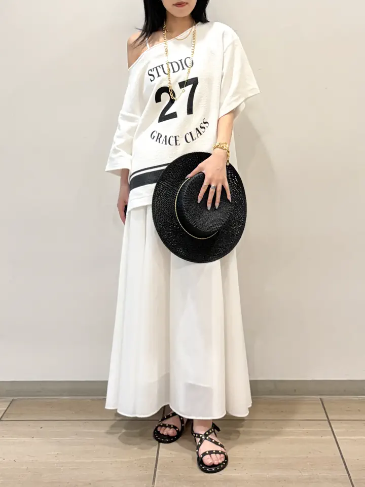 GRACE CONTINENTAL yoshi コーディネート画像