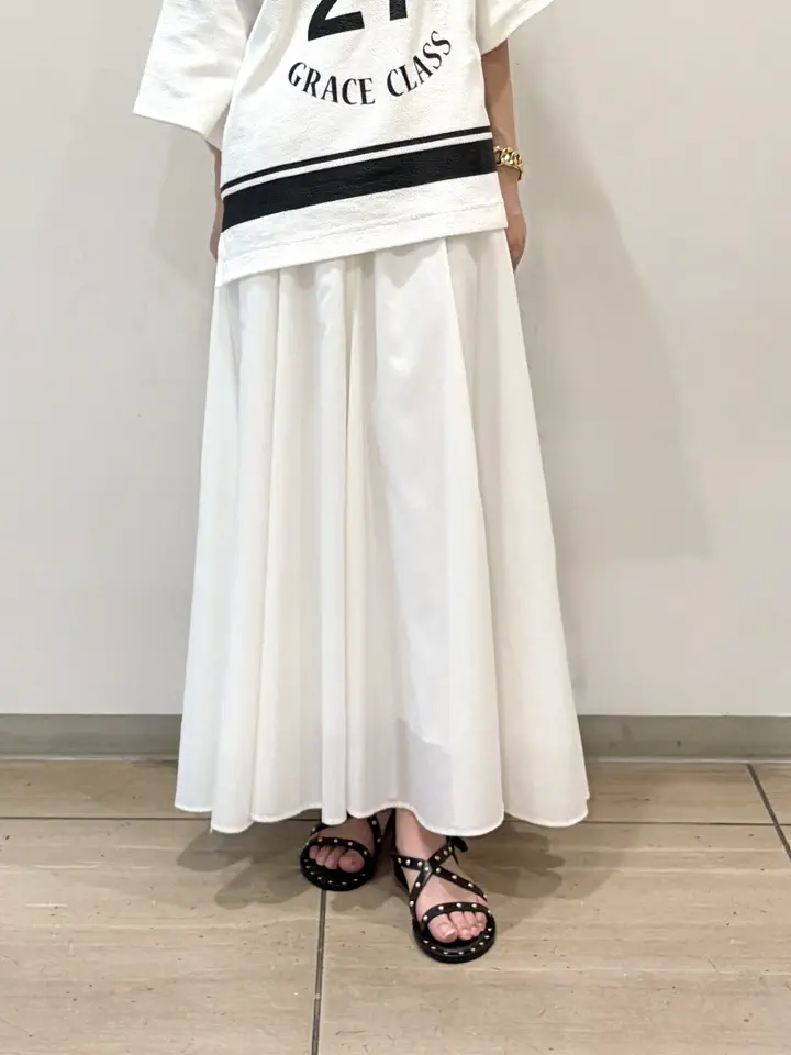 GRACE CONTINENTAL yoshi コーディネート画像