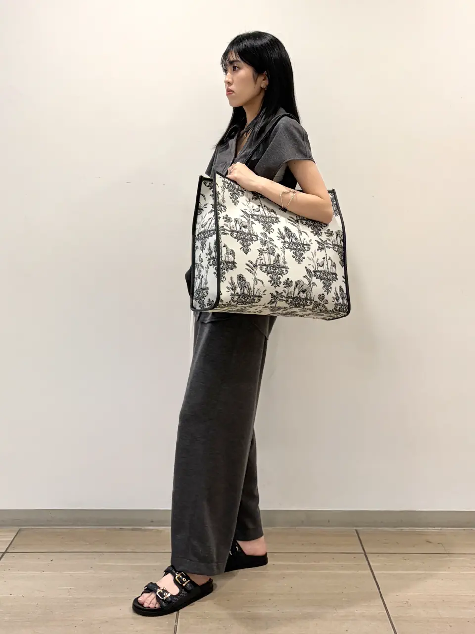 GRACE CONTINENTAL yoshi コーディネート画像