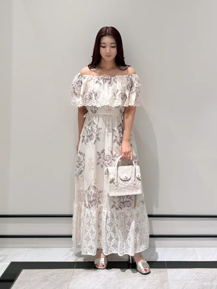 GRACE CONTINENTAL MOMOKO コーディネート画像