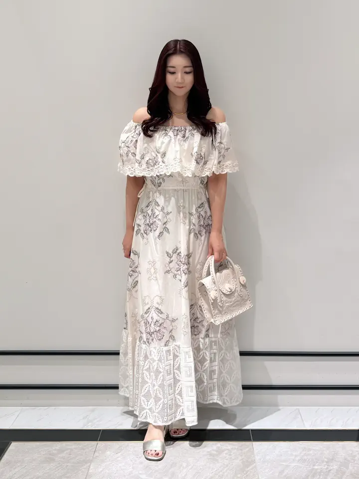 GRACE CONTINENTAL MOMOKO コーディネート画像