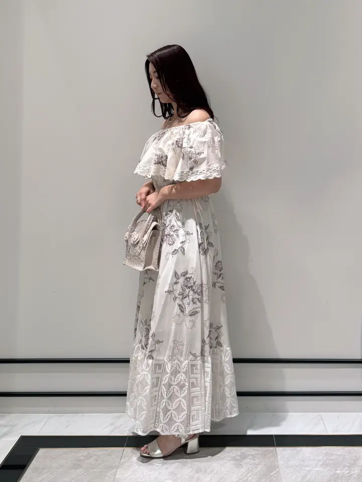 GRACE CONTINENTAL MOMOKO コーディネート画像