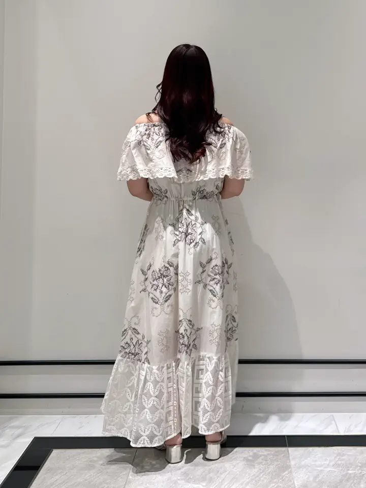GRACE CONTINENTAL MOMOKO コーディネート画像