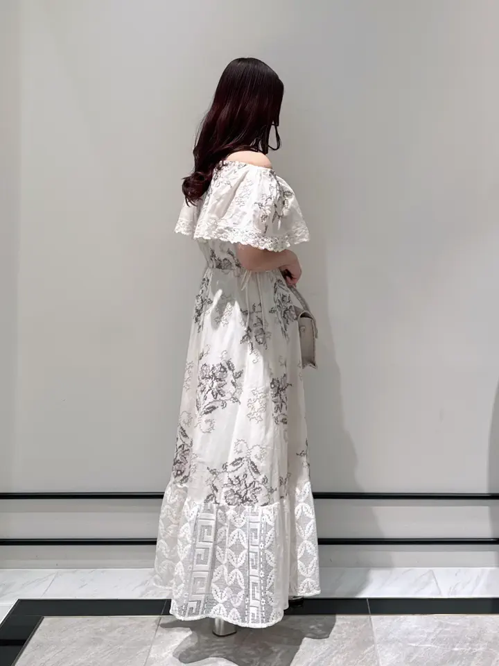 GRACE CONTINENTAL MOMOKO コーディネート画像