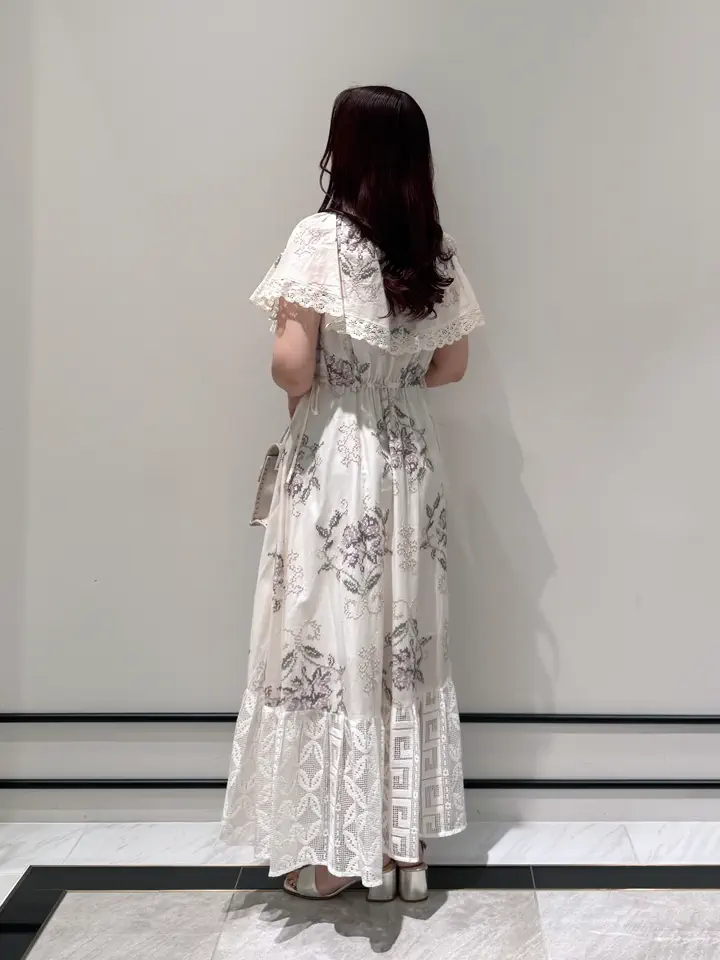 GRACE CONTINENTAL MOMOKO コーディネート画像