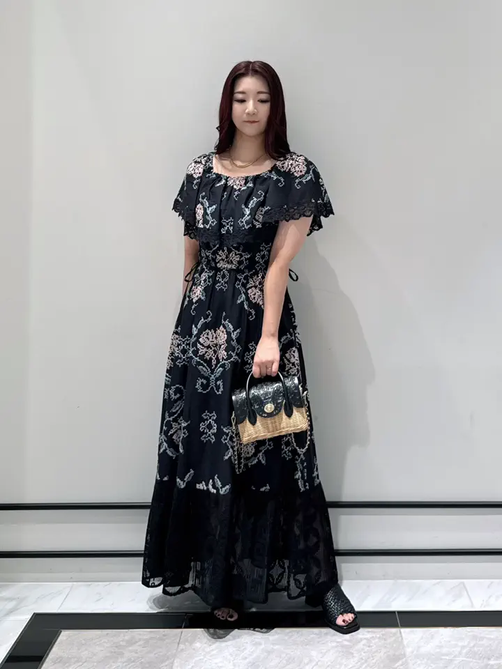 GRACE CONTINENTAL MOMOKO コーディネート画像