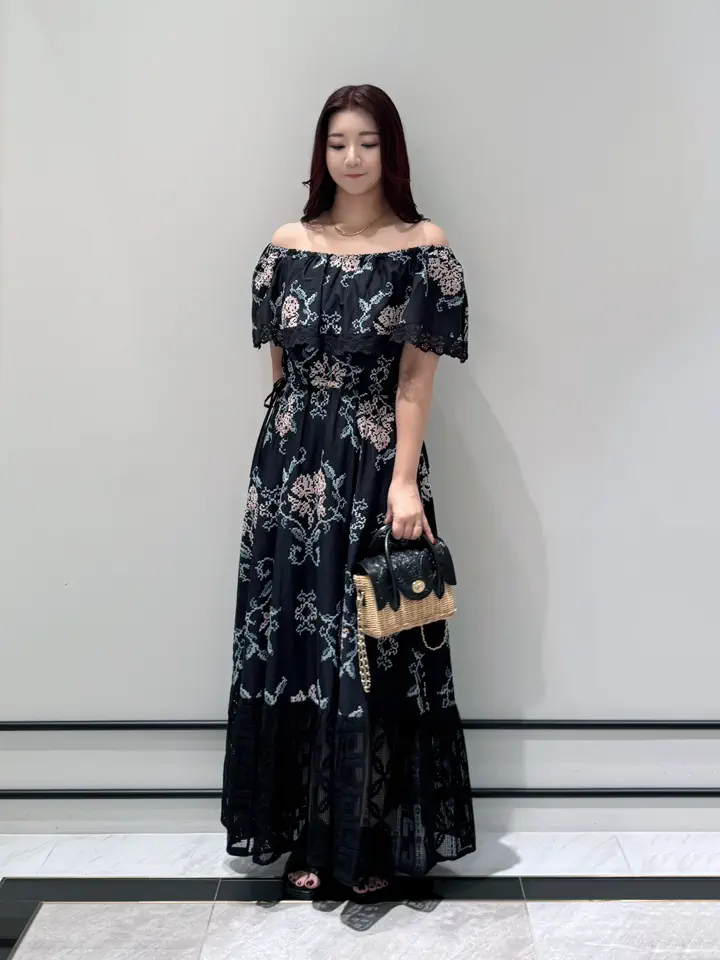 GRACE CONTINENTAL MOMOKO コーディネート画像