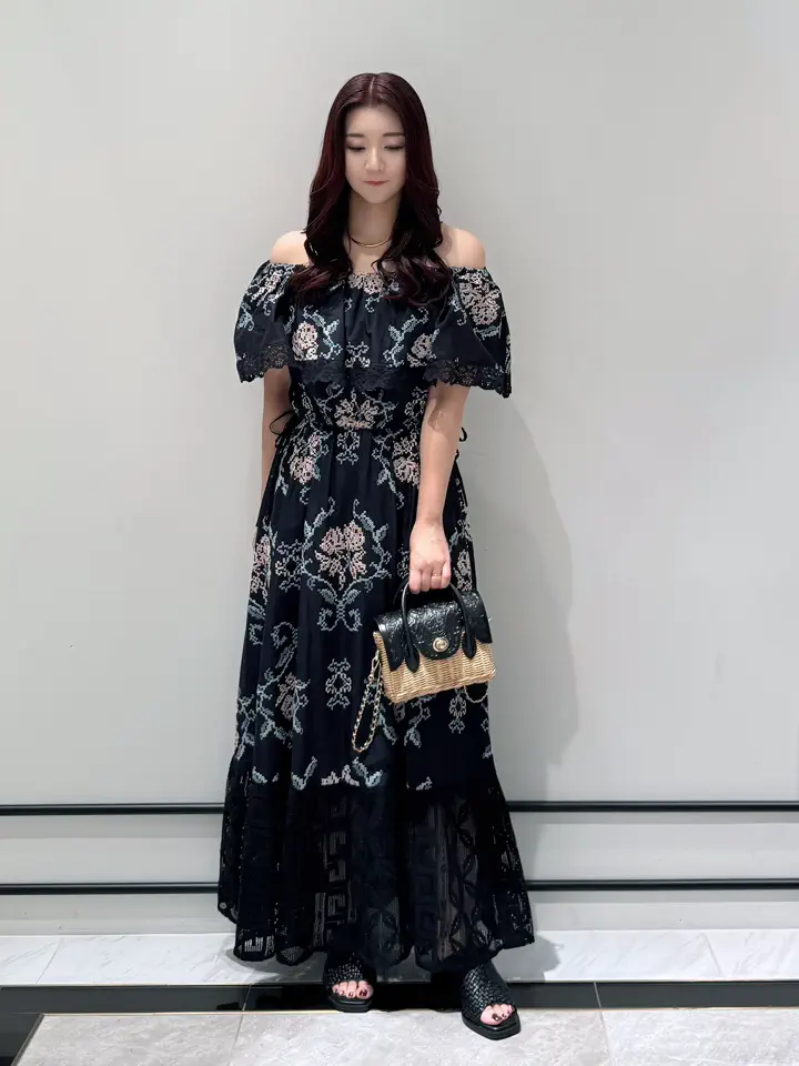 GRACE CONTINENTAL MOMOKO コーディネート画像