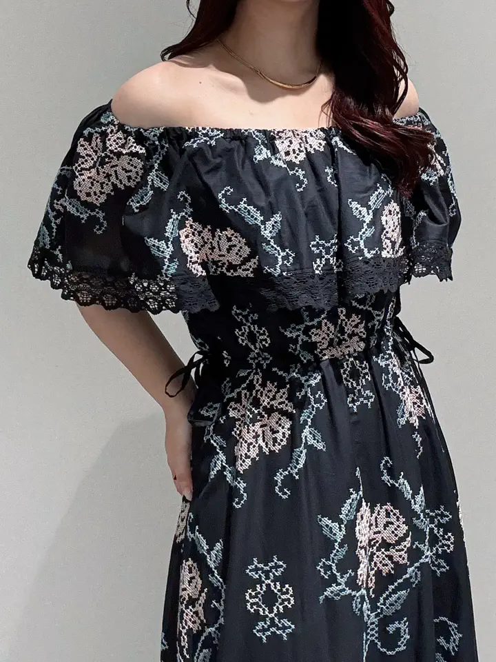 GRACE CONTINENTAL MOMOKO コーディネート画像