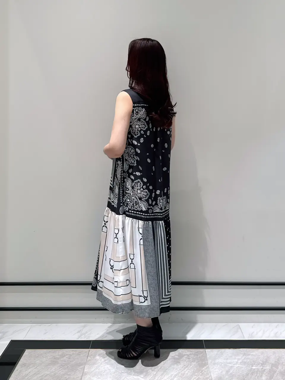 GRACE CONTINENTAL MOMOKO コーディネート画像