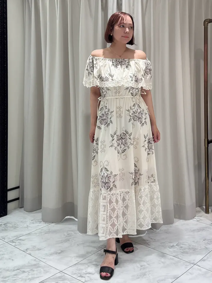 GRACE CONTINENTAL Izumi コーディネート画像