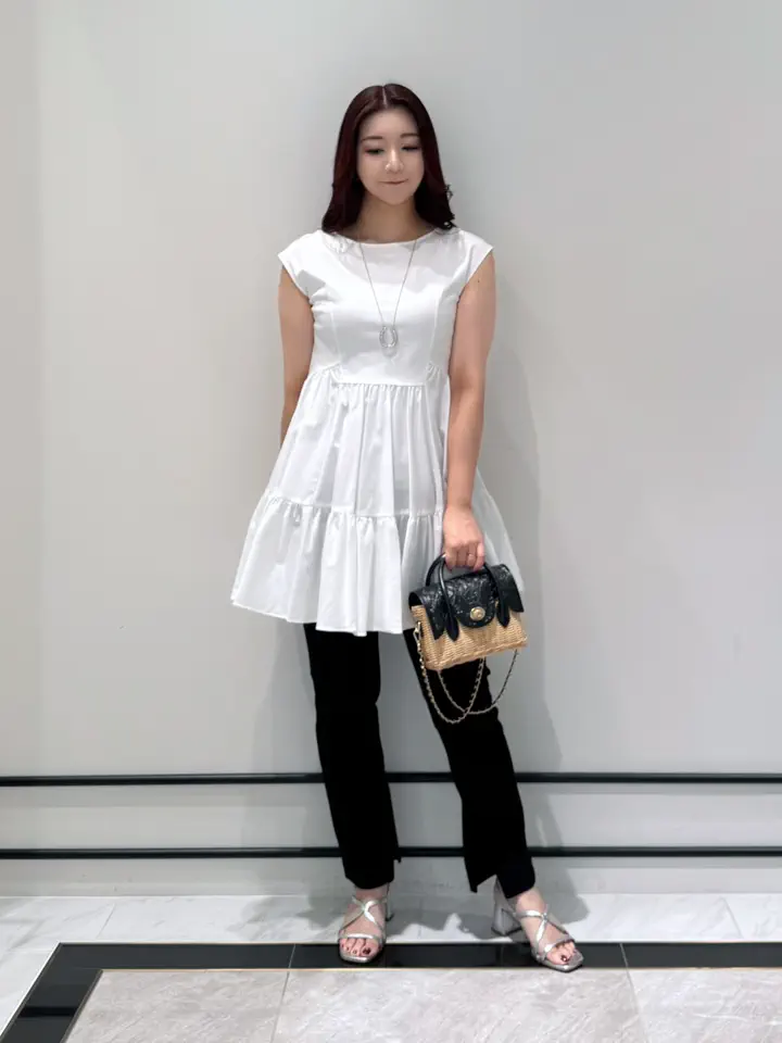 GRACE CONTINENTAL MOMOKO コーディネート画像