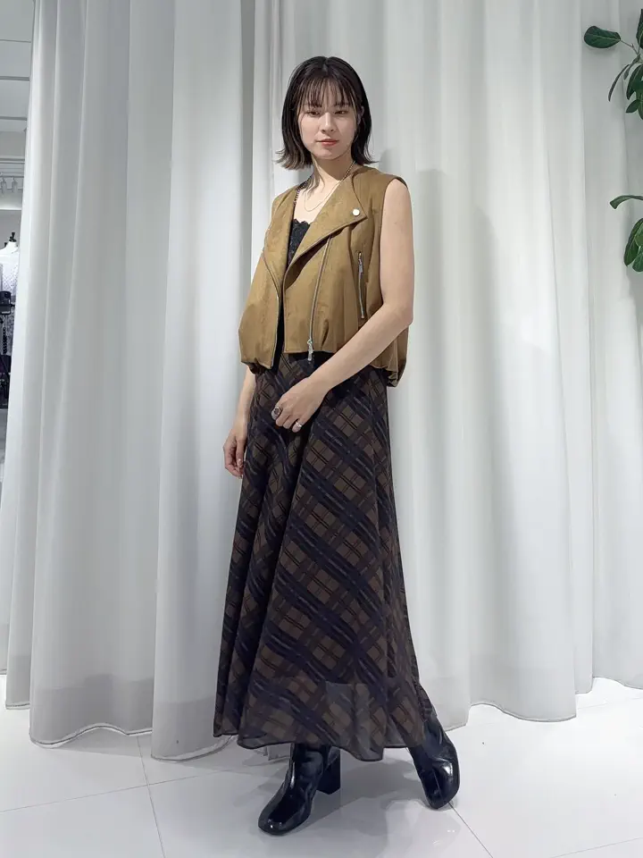 GRACE CONTINENTAL Hikaru Okada コーディネート画像